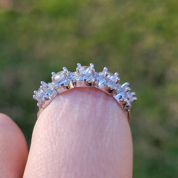 Cold As Ice Diamond Clear Crystal 925 Silver Round Diamond Halo Wedding Ring - Picture 10 of 16